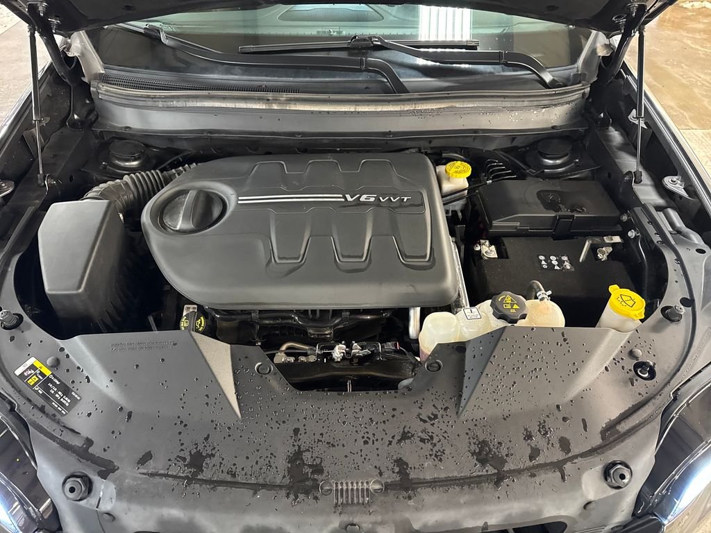 Used 2020 Gray Jeep Limited image 10