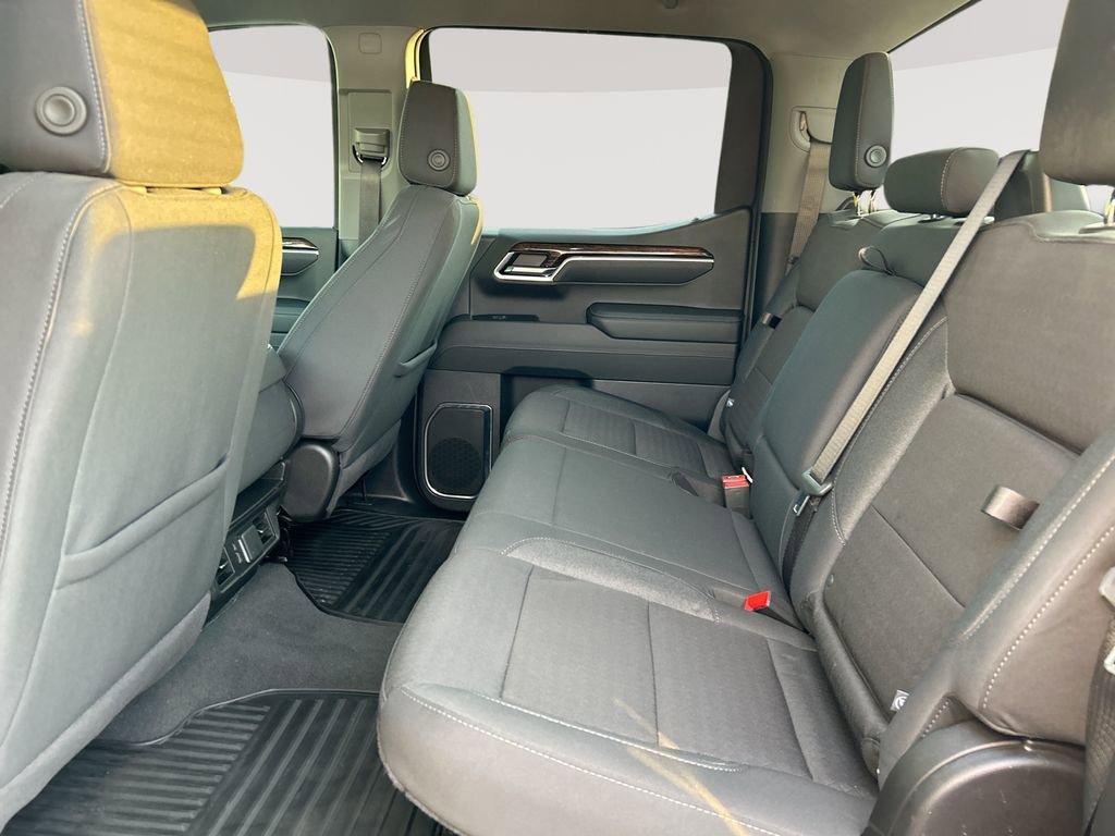 Used 2025 Summit White GMC Elevation image 26