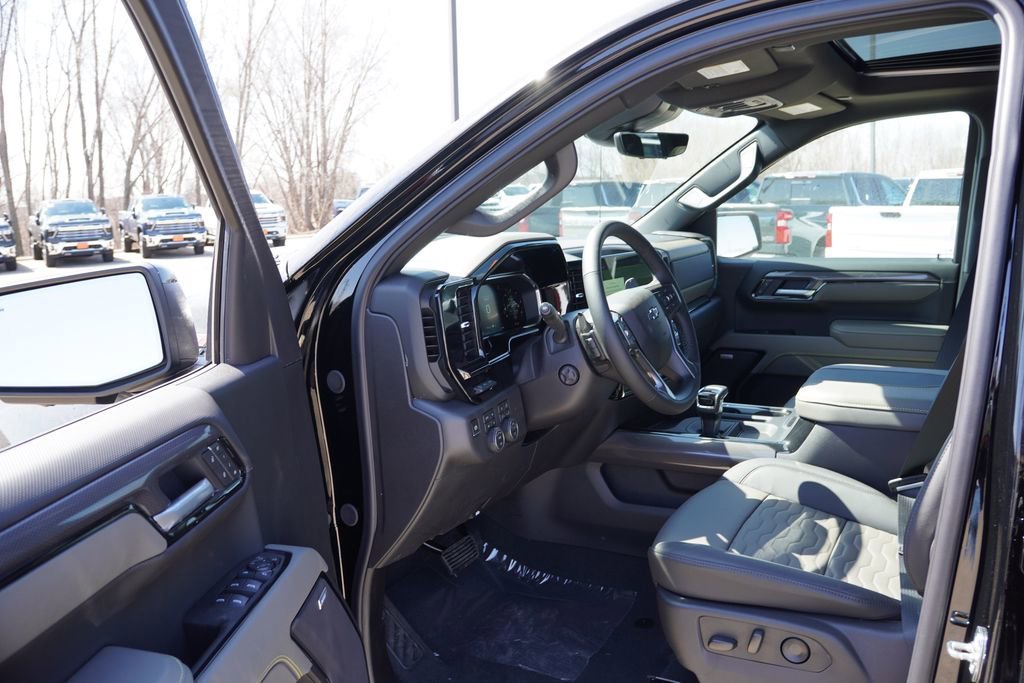 2026 Chevrolet Silverado 1500 ZR2 - Photo 11