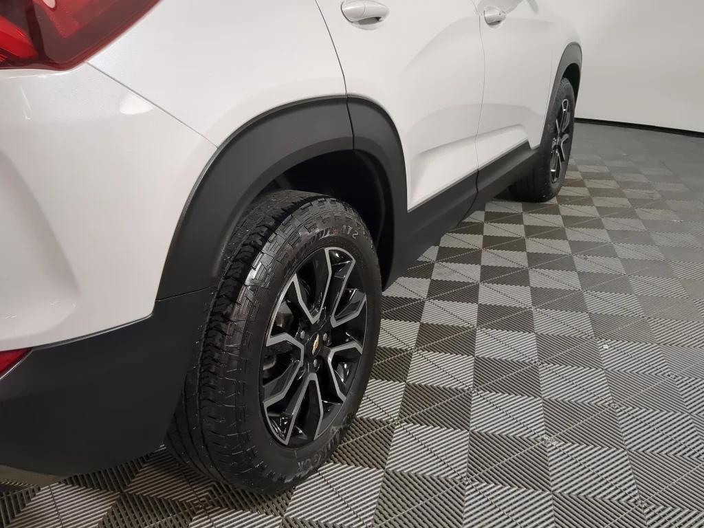 Used 2023 White Chevrolet ACTIV image 8
