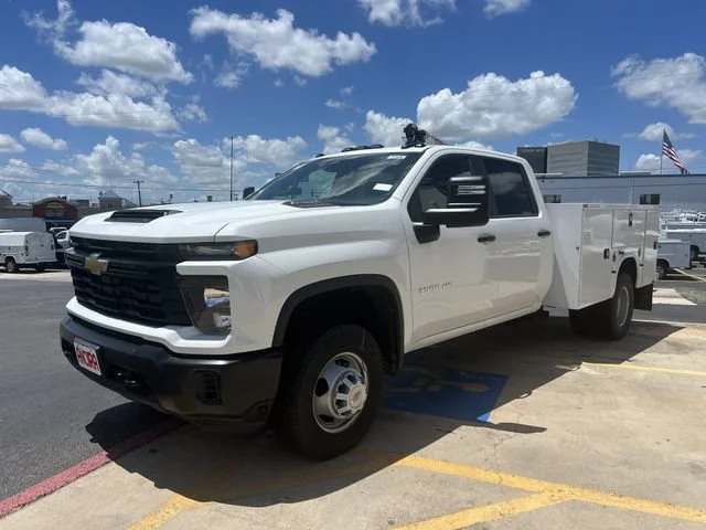 New 2025 Chevrolet Silverado 3500 HD Chassis Cab Work Truck Four Wheel Drive Crew Cab