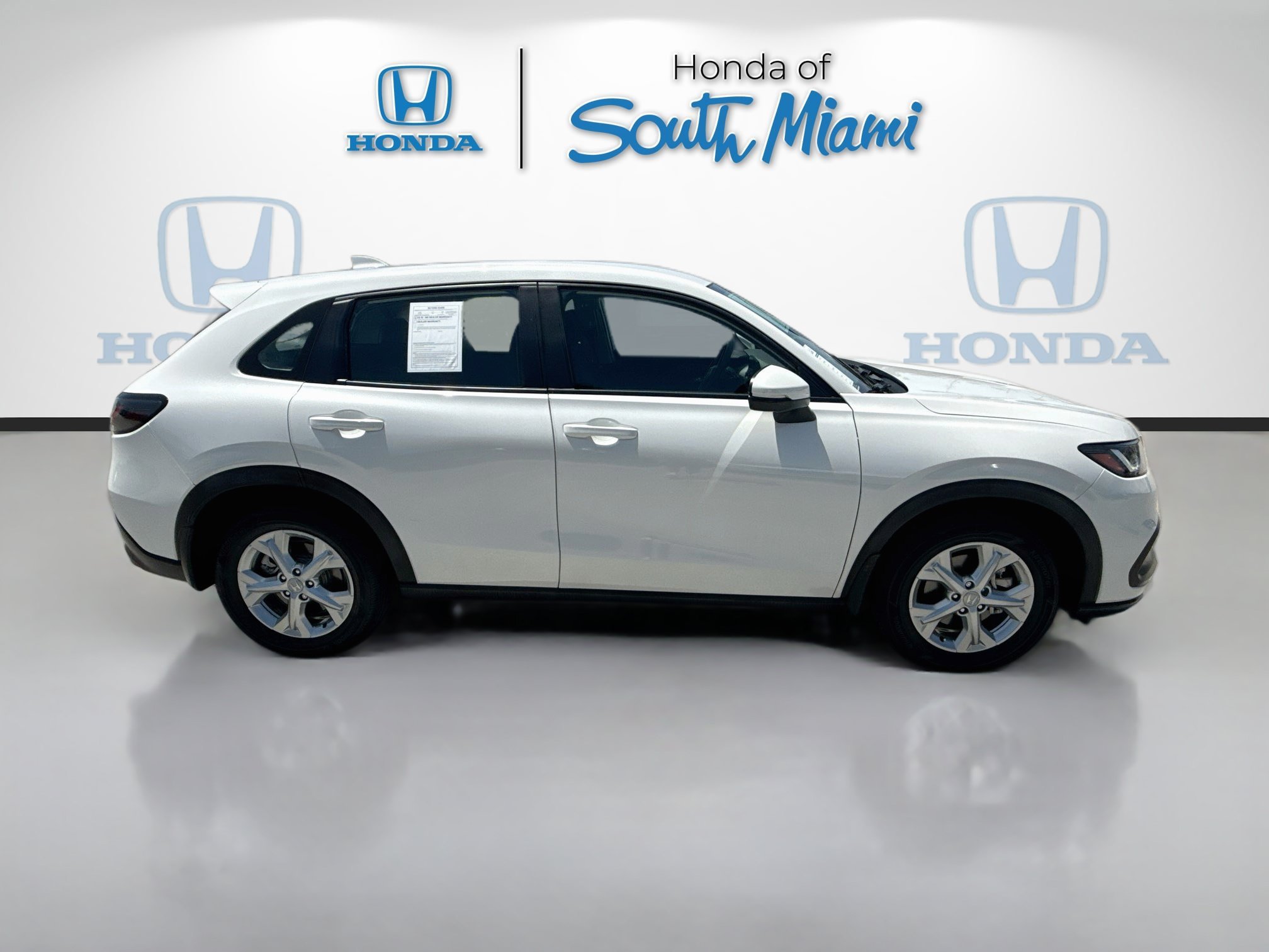 Certified Used 2025 Platinum White Pearl Honda 2WD LX image 8