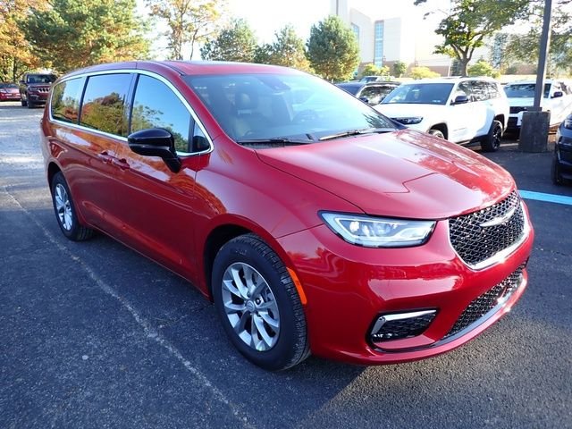 New 2026 Red Hot Pearl-Coat Exterior Paint Chrysler Select image 9