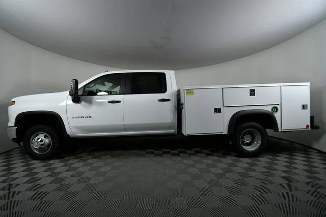 New 2026 Summit White Chevrolet Work Truck image 16