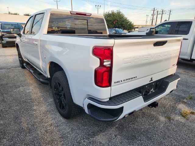 Used 2025 Summit White Chevrolet RST image 3