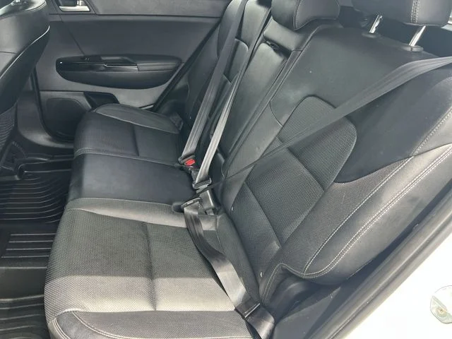 Used 2022 White Kia EX image 40