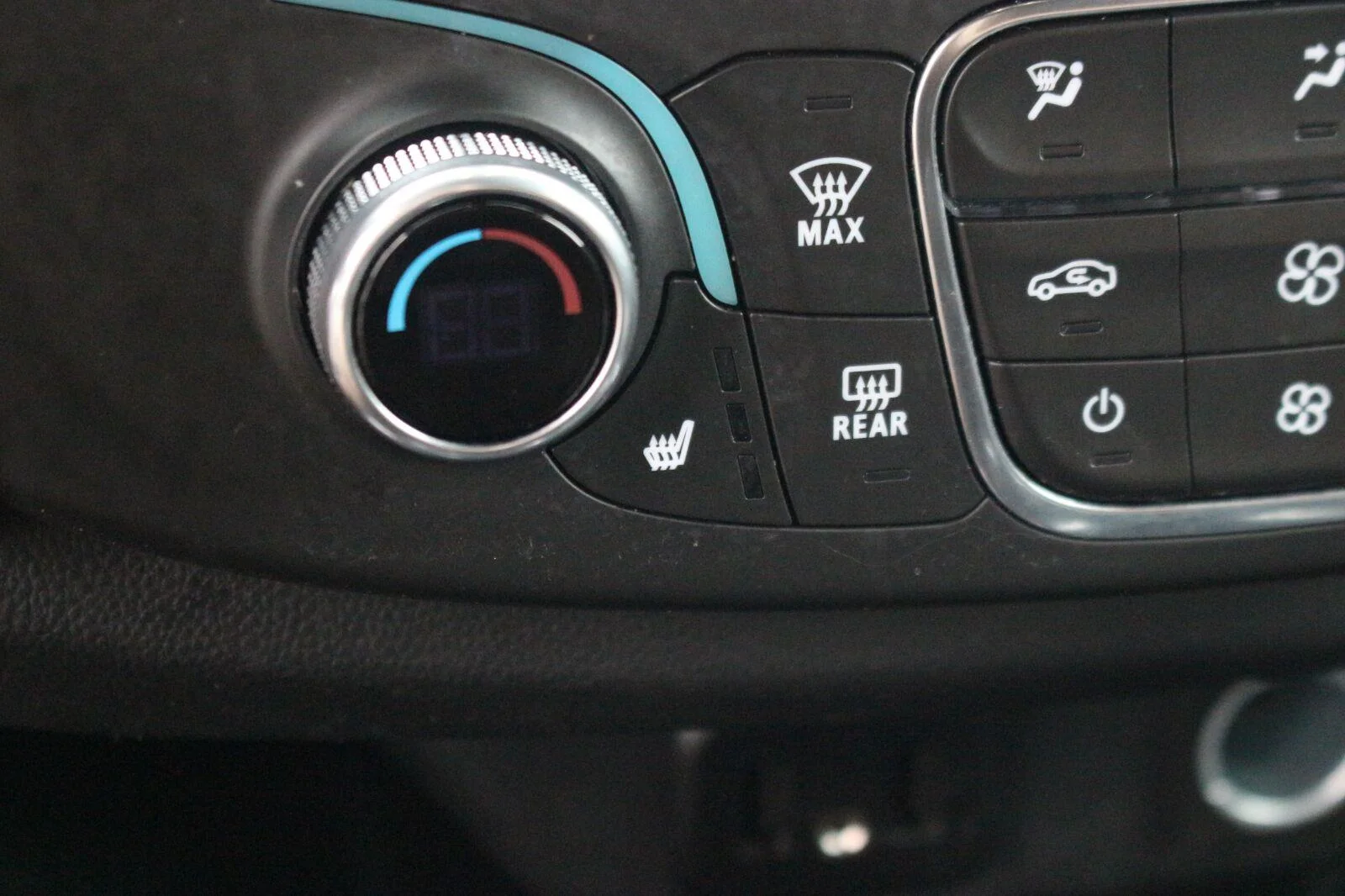 Used 2023 Mosaic Black Metallic Chevrolet LT Cloth image 28