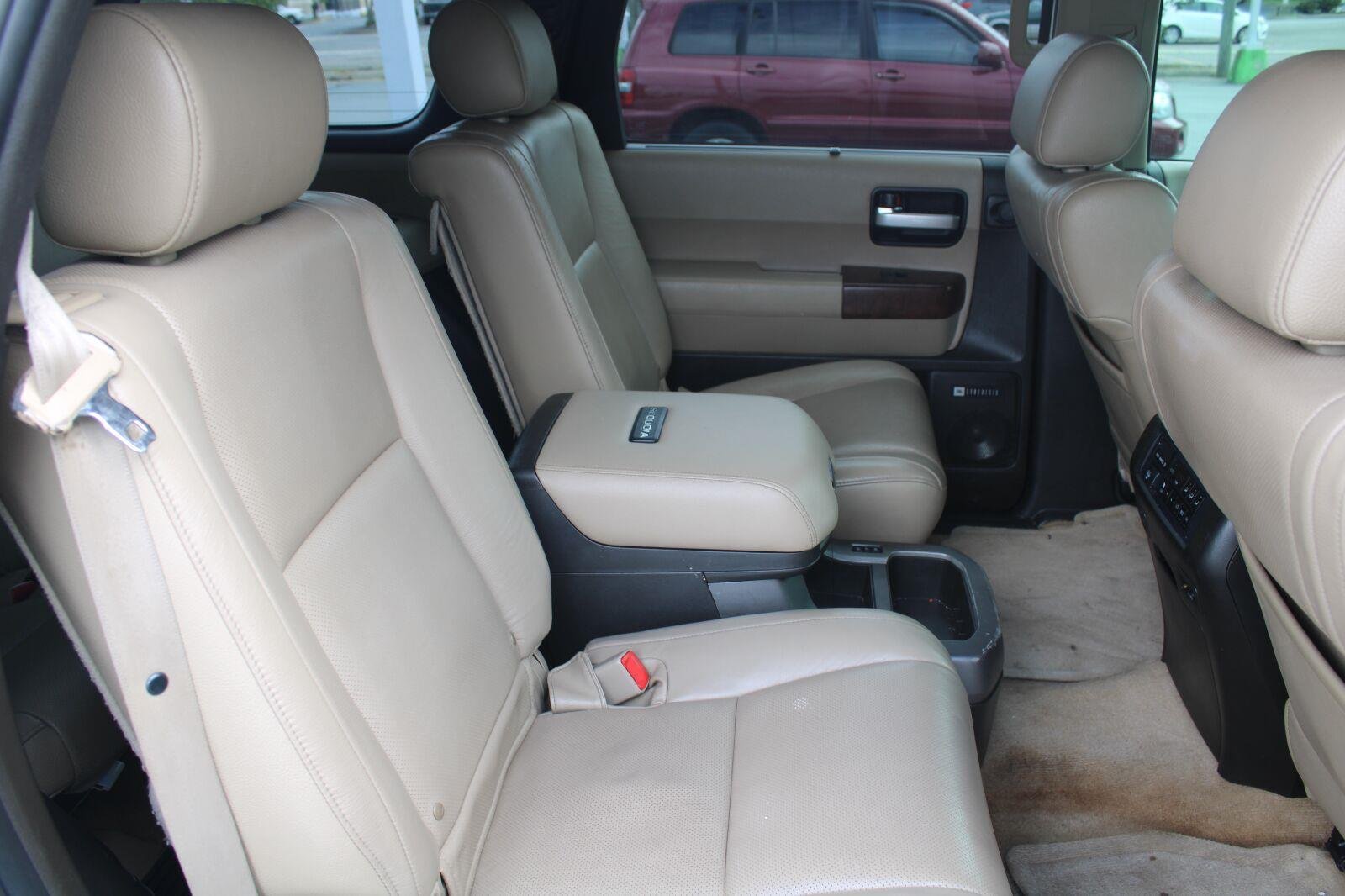 Used 2010 Blizzard Pearl Toyota Platinum image 5