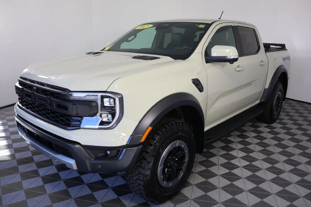 Used 2025 Desert Sand Ford Raptor image 4