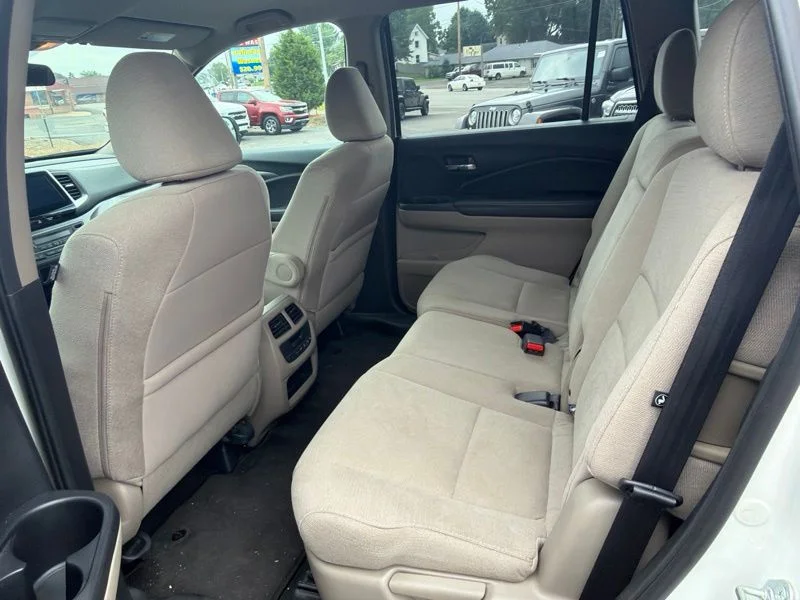 Used 2016  Honda EX image 12