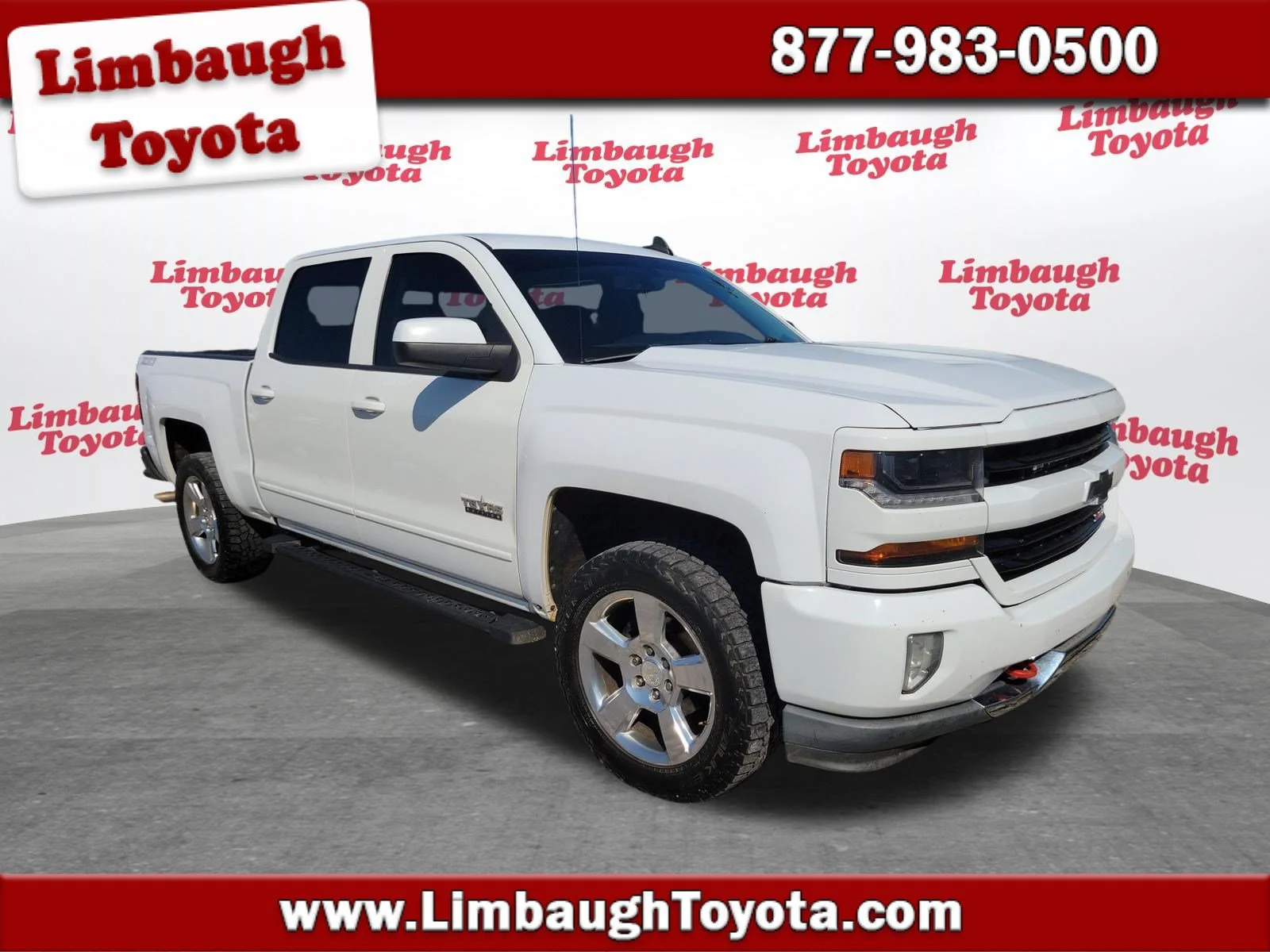 Used 2018 Summit White Chevrolet LT image 1
