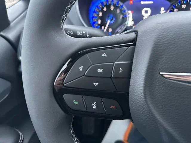 New 2026 Diamond Black Crystal Pearl-Coat Exterior Paint Chrysler Limited image 20