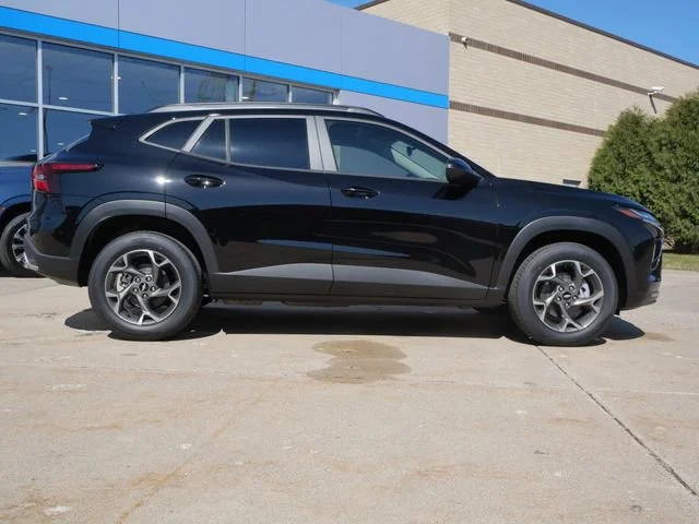2026 Chevrolet Trax LT - Photo 8