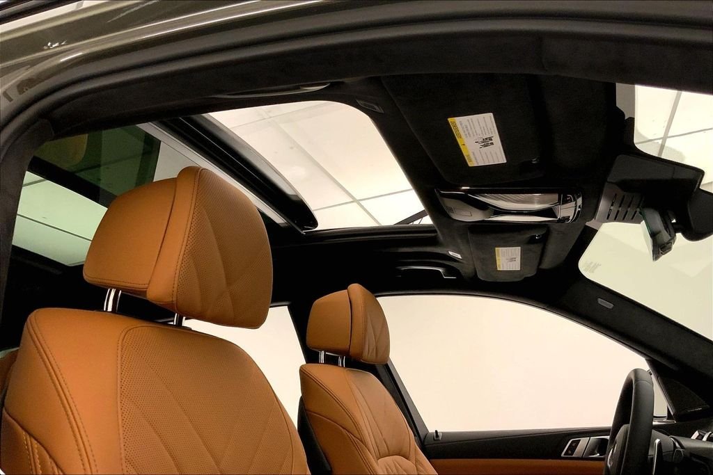 Used 2026 Manhattan Green Metallic BMW  image 26