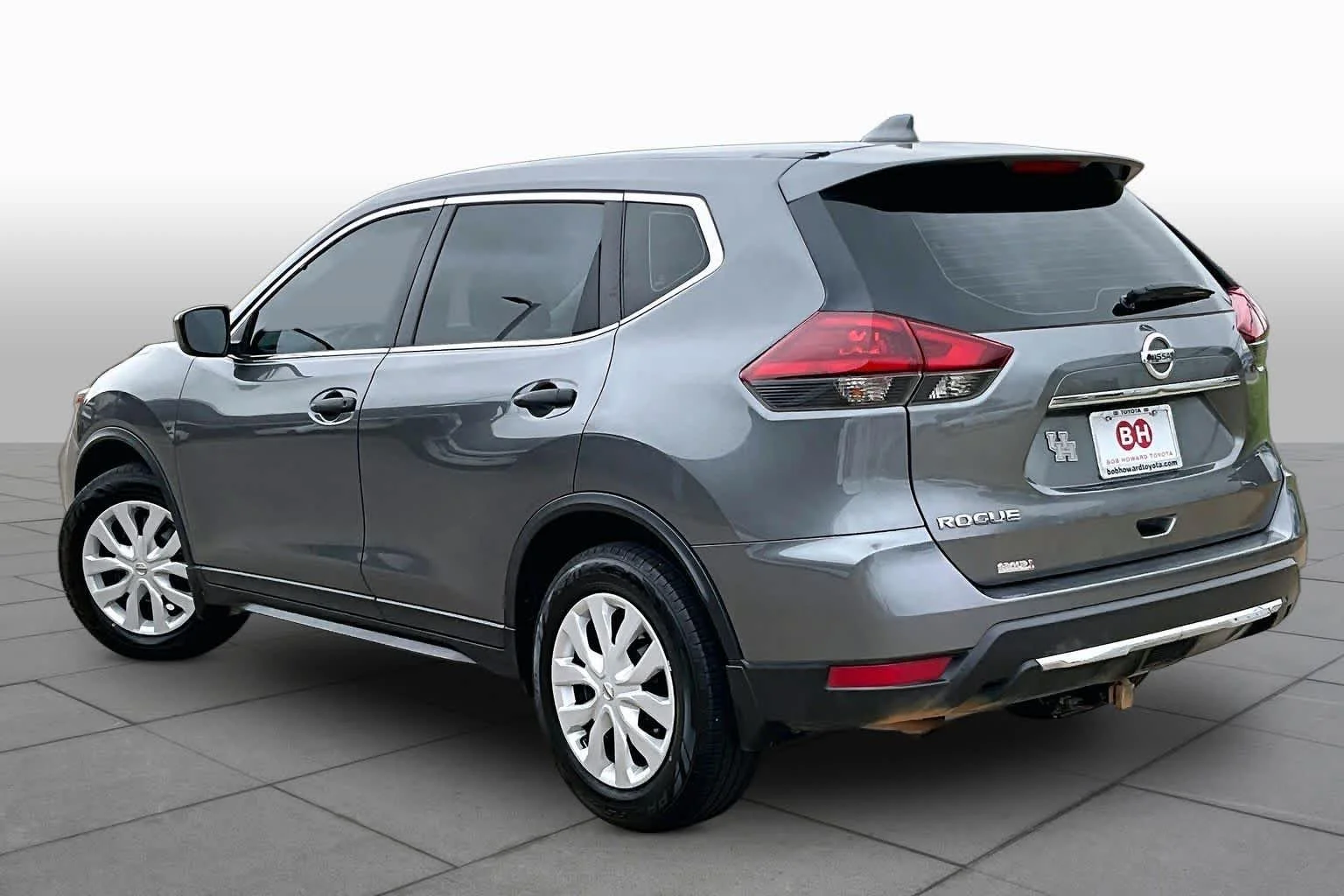 Used 2019 Gun Metallic Nissan S image 11