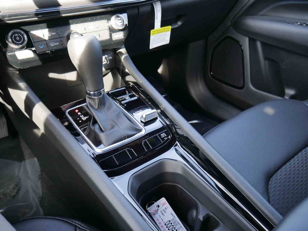 New 2026 Red Hot Pearlcoat Jeep Latitude image 30