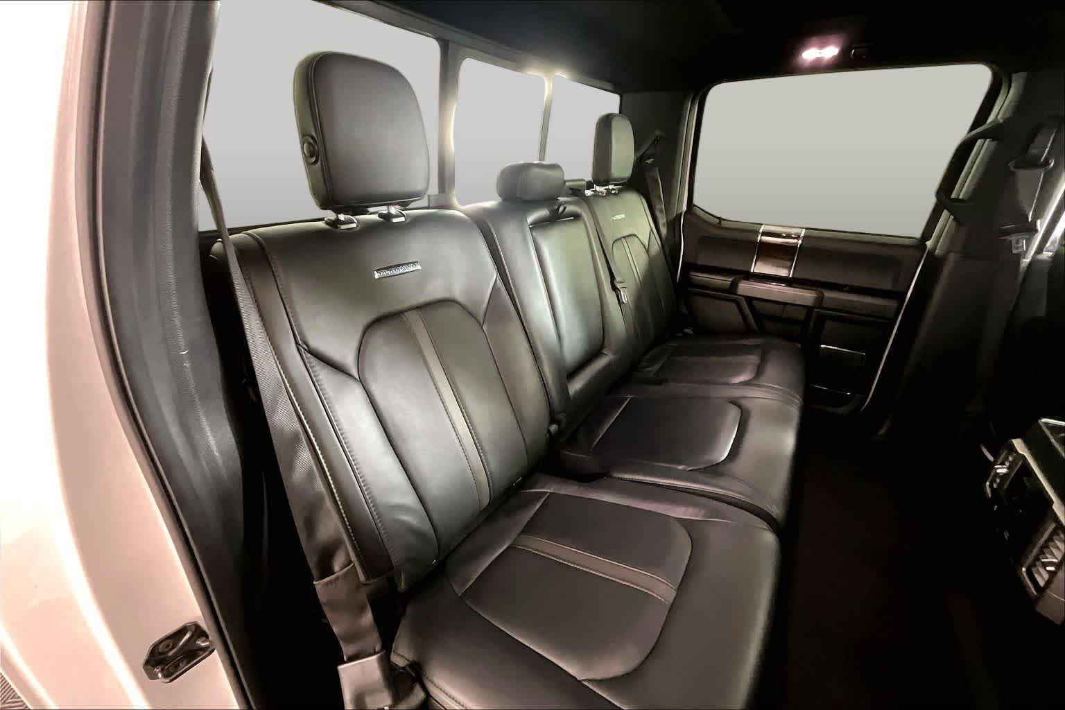 Used 2017 White Platinum Metallic Tri-Coat Ford Platinum image 19