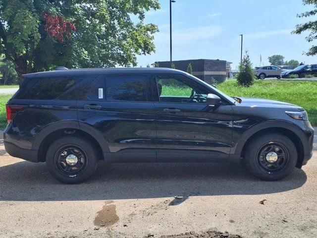 New 2025 Black Ford Base image 23