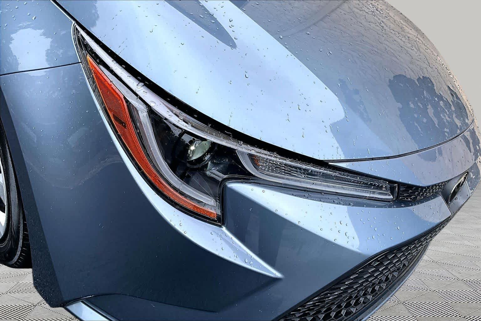 Used 2022 Celestite Toyota LE image 28