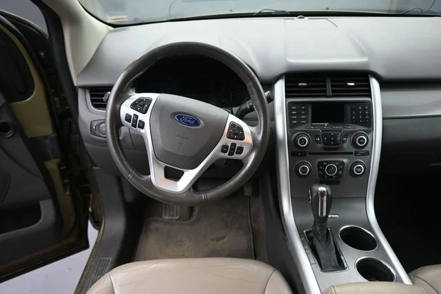 Used 2013  Ford SEL image 22