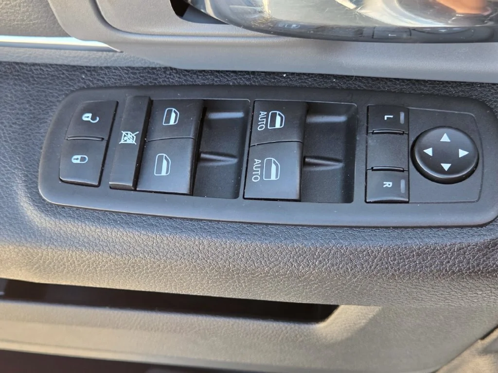 Used 2023 White Ram SLT image 19