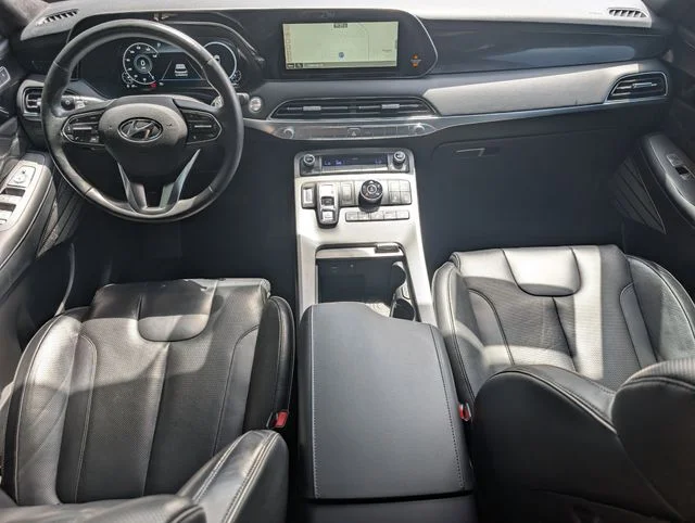 Used 2020 Graphite Hyundai Limited image 13