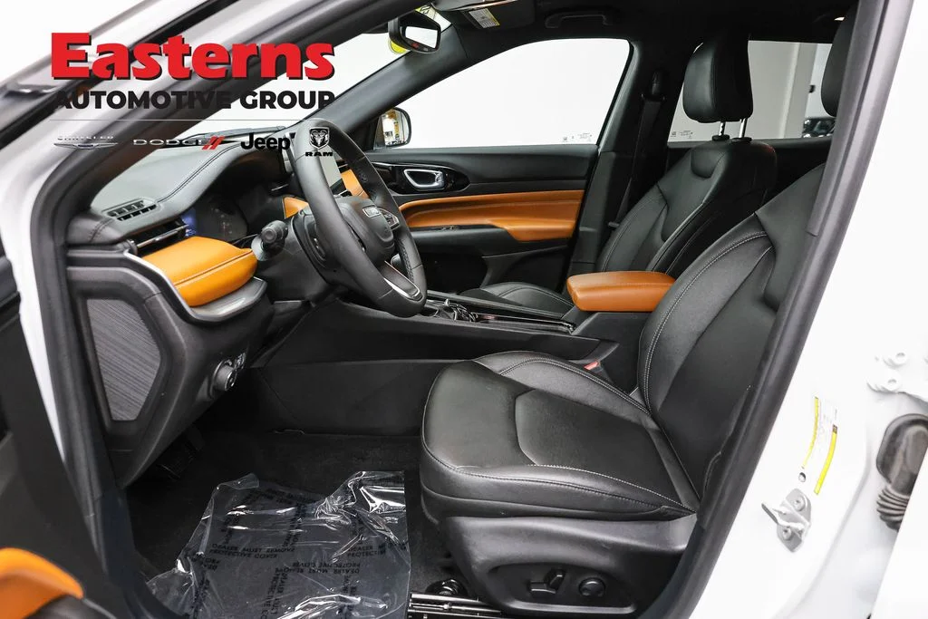 Used 2025 White Jeep Limited image 14