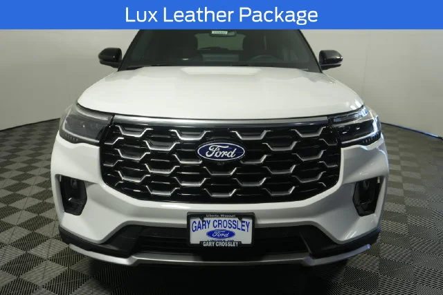 New 2027 Star White Metallic Tri-Coat Ford Platinum™ image 3
