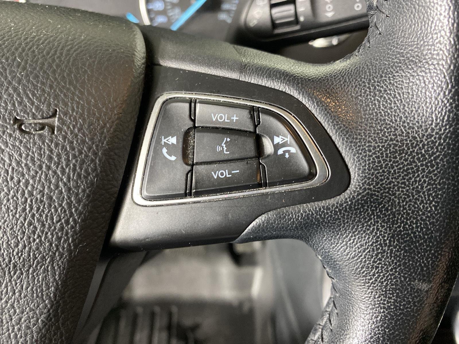 Used 2019 Diamond White Ford SE image 20