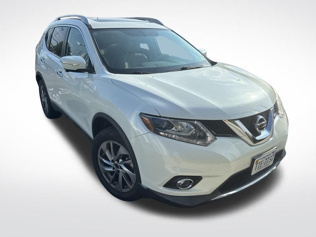 Used 2015 White Nissan SL image 2