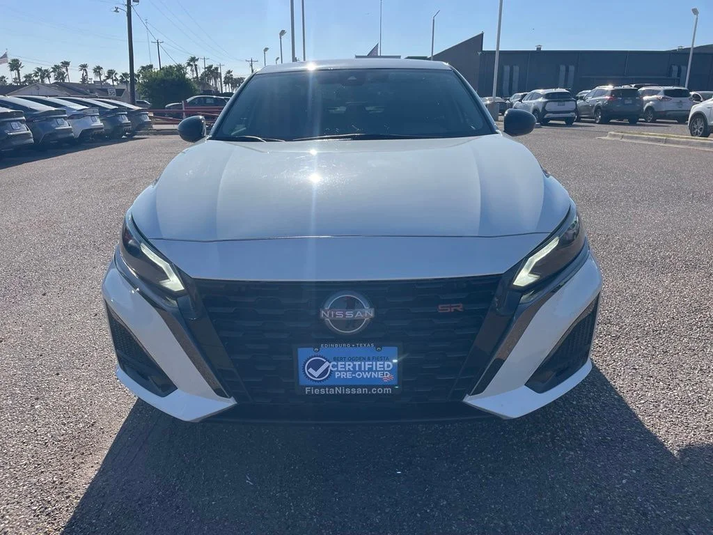 Used 2023 White Nissan 2.5 SR image 2