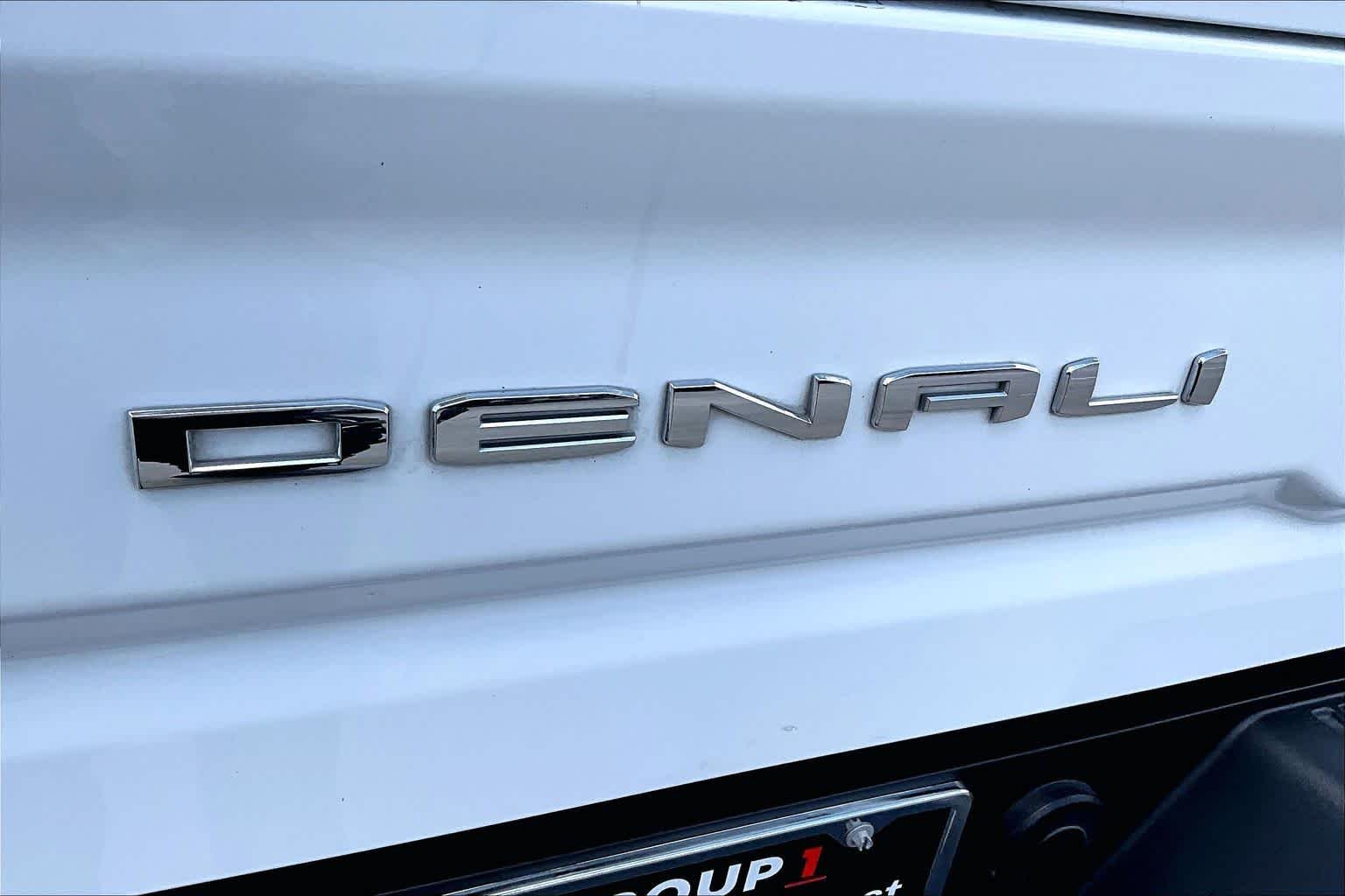 Used 2024 Summit White GMC Denali Ultimate image 31