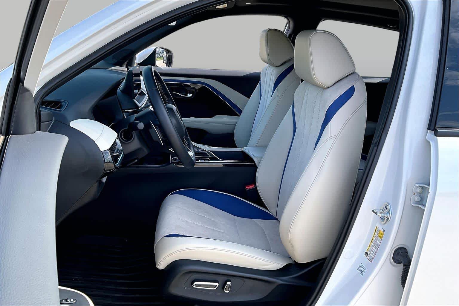 Certified Used 2025 Platinum White Pearl Acura AWD A-SPEC image 8