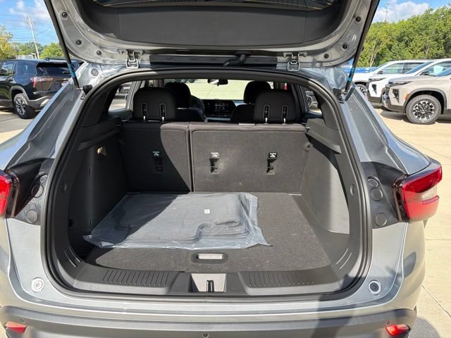 New 2026 Sterling Gray Metallic Chevrolet 1RS image 27