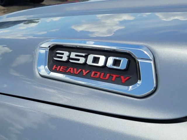 Used 2019 Silver Ram Laramie image 9