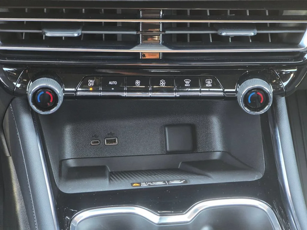 2026 Chevrolet Traverse LT - Photo 32