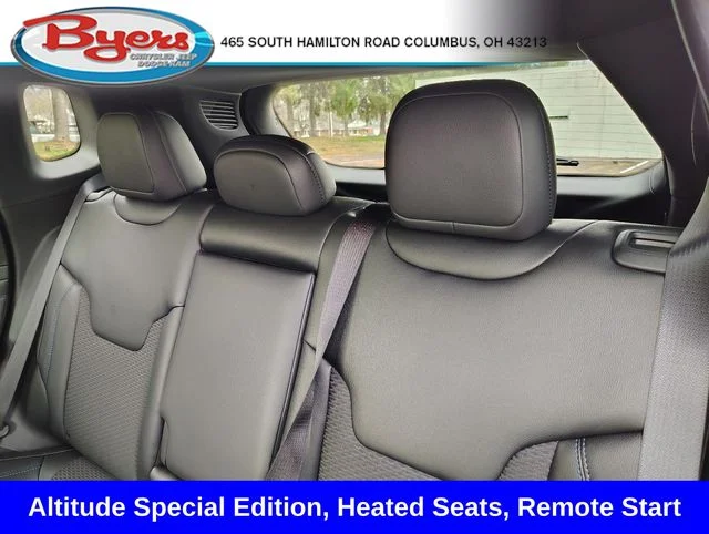 New 2026 Hydro Blue Pearl-Coat Exterior Paint Jeep Latitude image 28