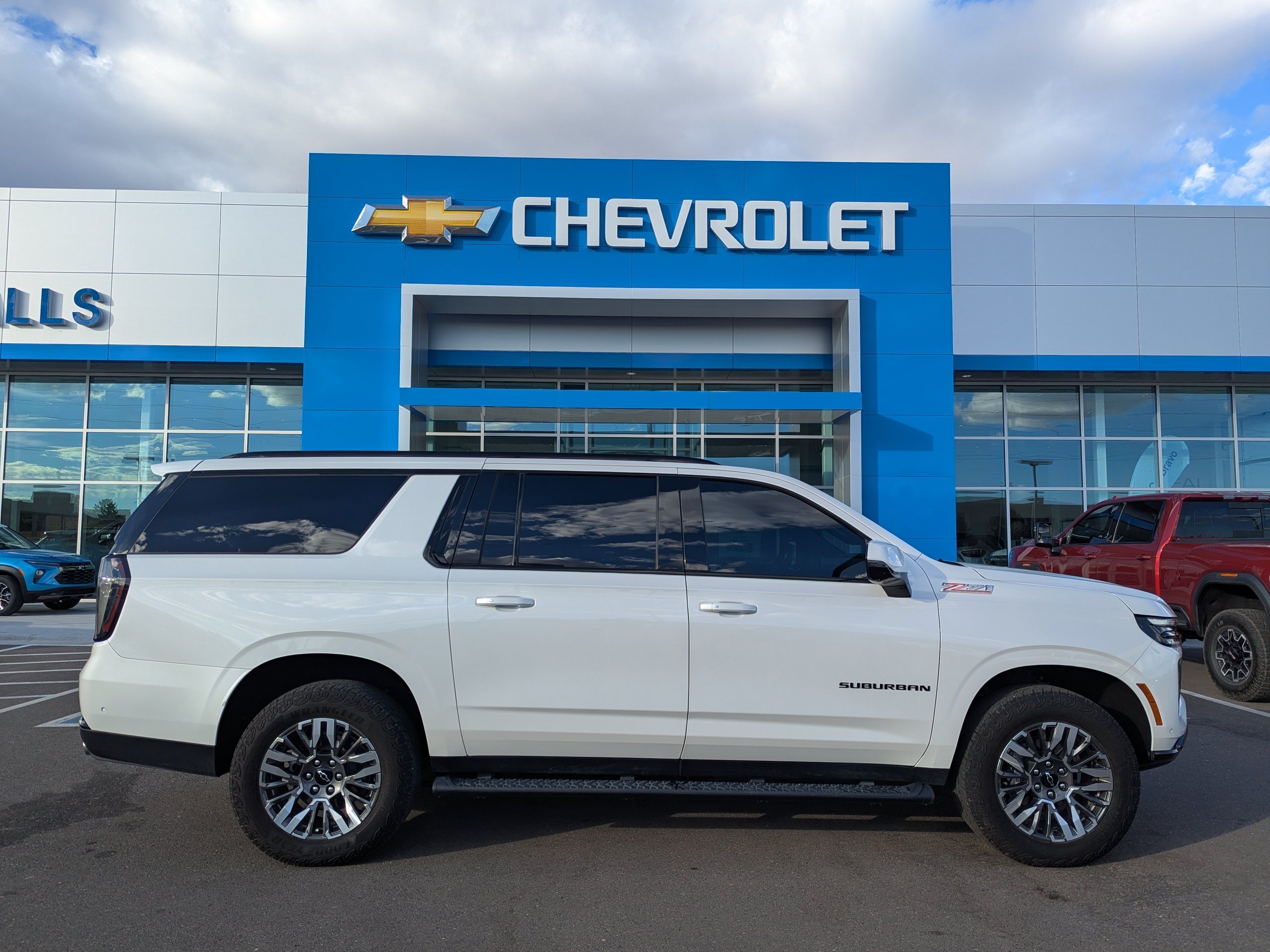 2025 Chevrolet Suburban Z71 - Photo 43