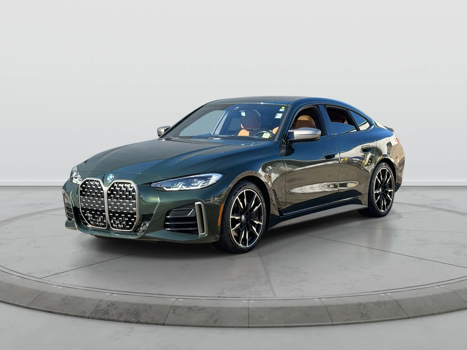 Used 2024 Green BMW M440i xDrive image 3