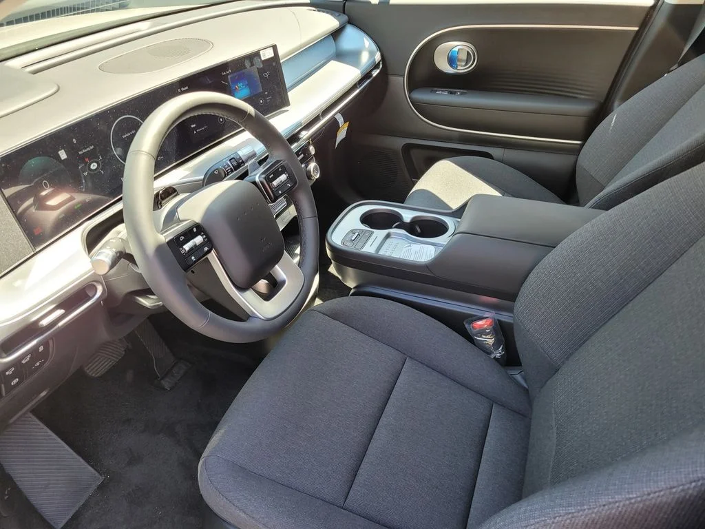 2026 Hyundai IONIQ 9 SE - Photo 8