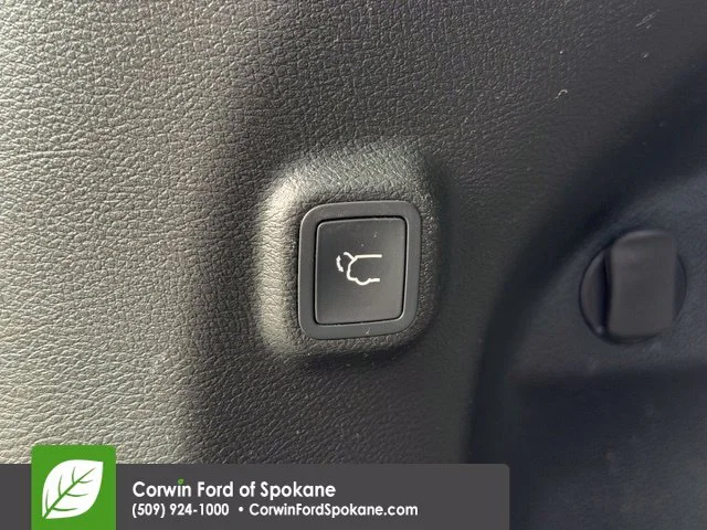 Used 2019 Granite Crystal Clearcoat Metallic Jeep Latitude Plus image 19