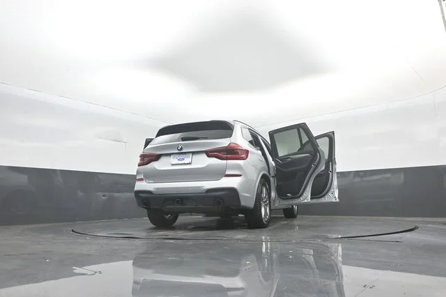 Used 2021 Silver BMW xDrive30i image 50