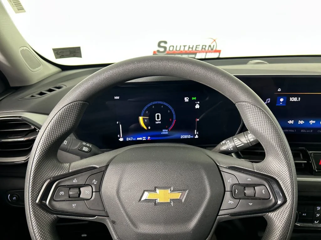 Used 2025 Sterling Gray Metallic Chevrolet LT image 13