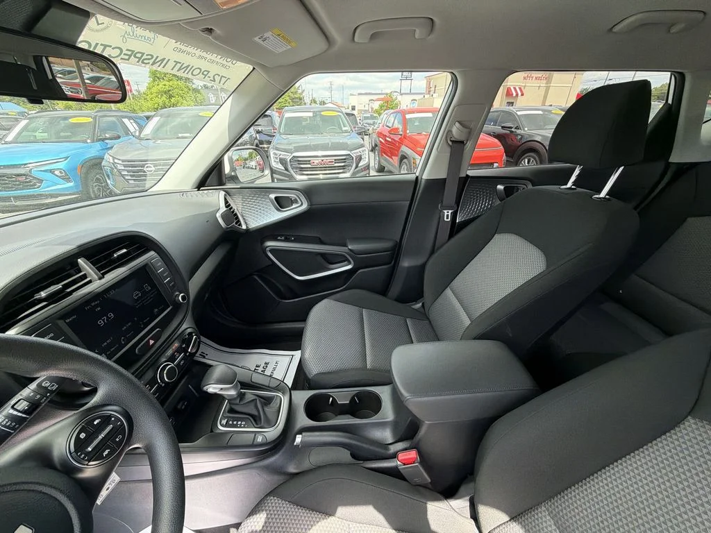 Used 2025 White Kia LX image 11