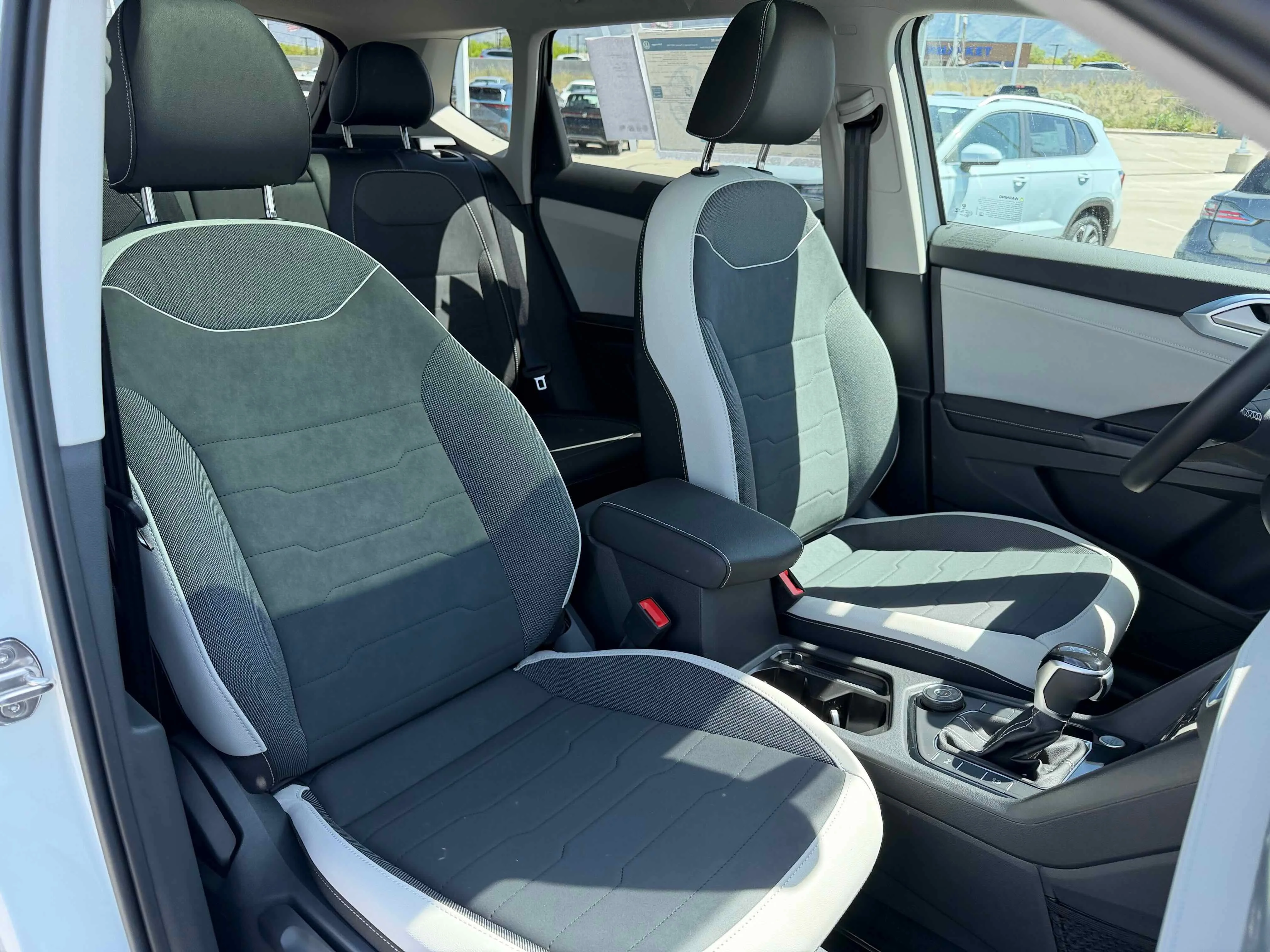 New 2026 Pure White Volkswagen SE image 28