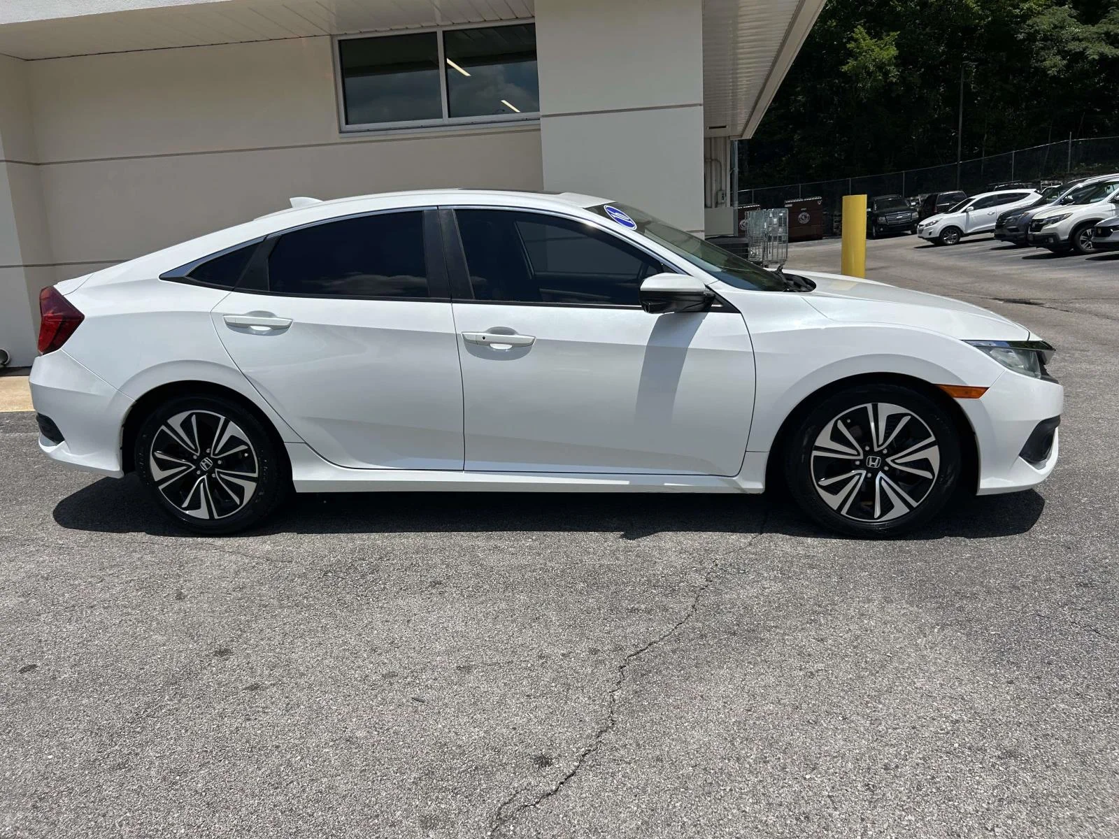 Certified Used 2016 White Honda 4dr CVT EX-T image 2