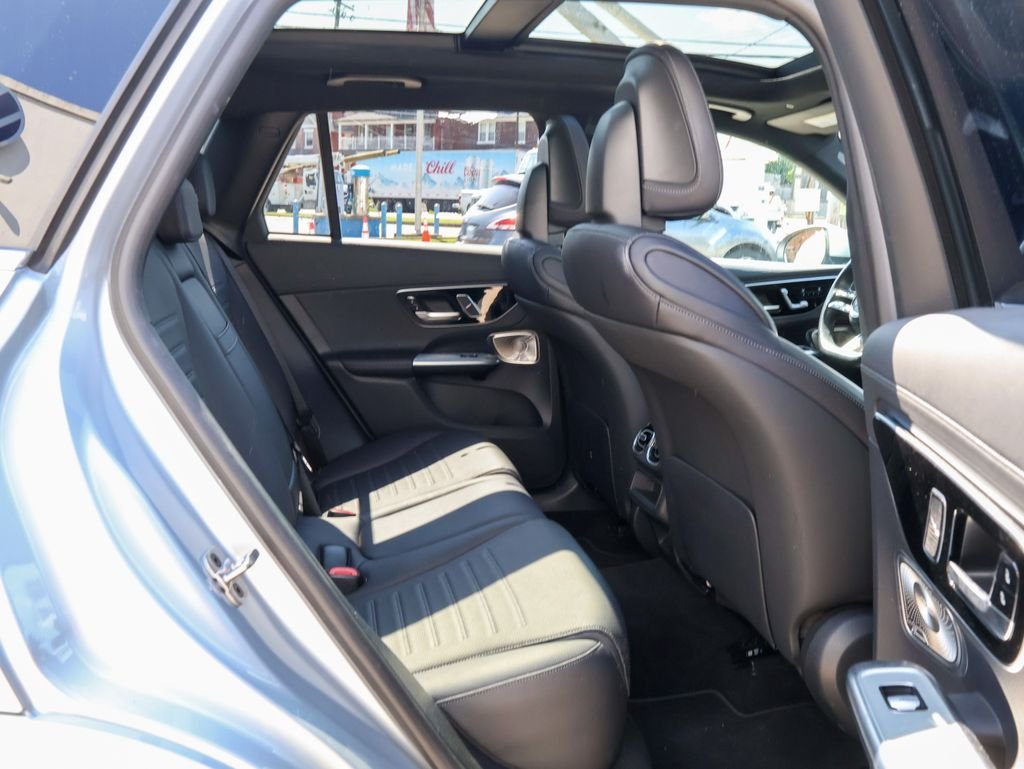 Used 2023 Silver Mercedes-Benz GLC 300 image 30