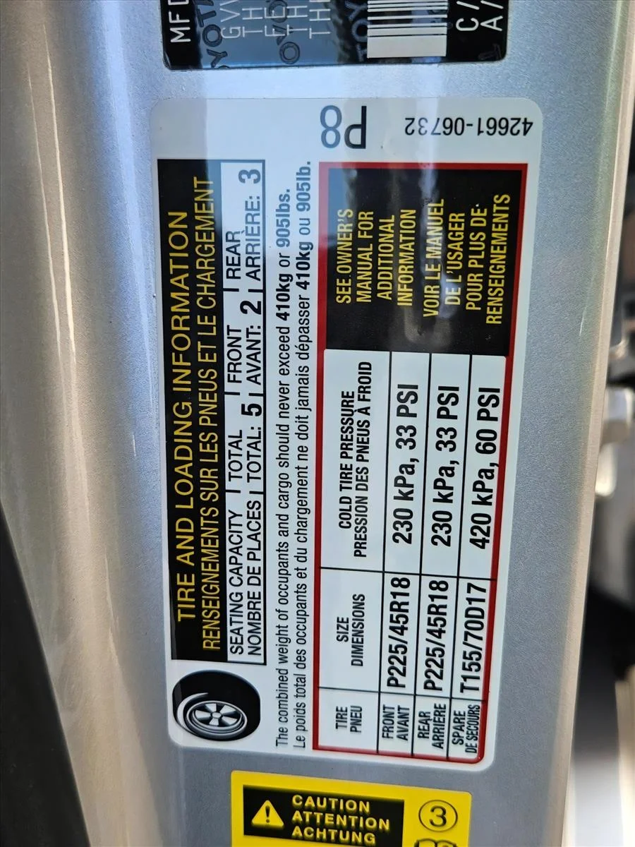 Used 2014 Classic Silver Metallic Toyota SE image 15
