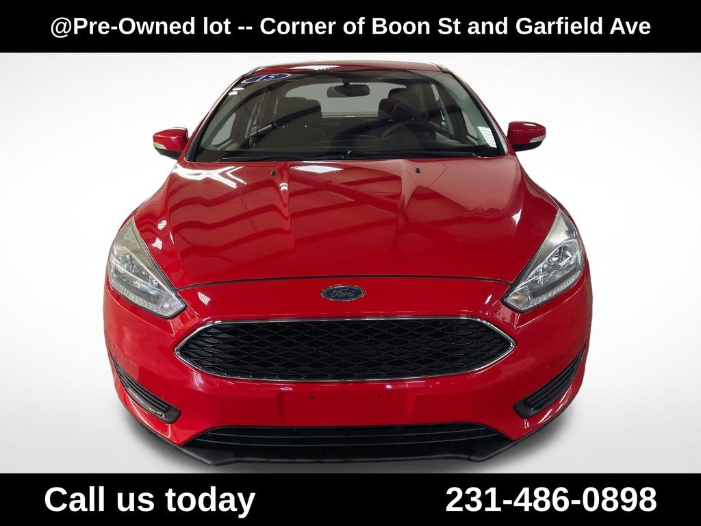 Used 2015 Red Ford SE image 8