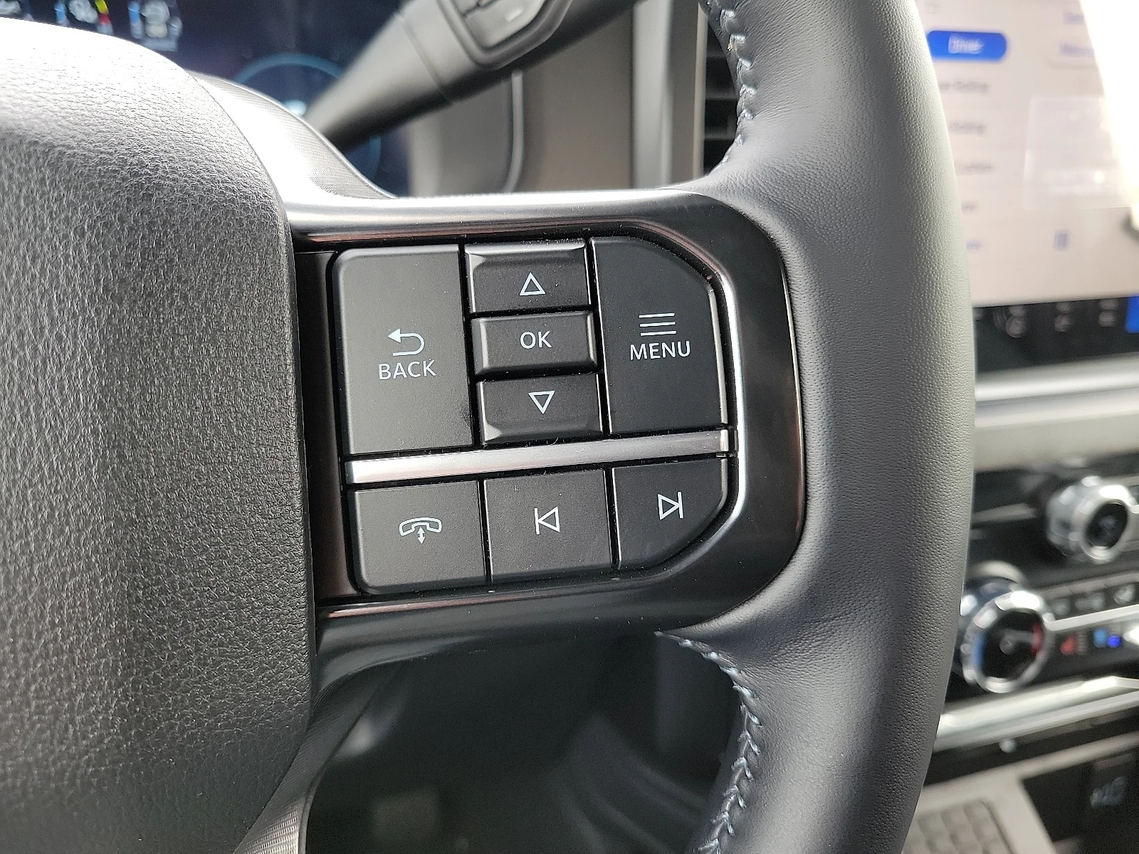 New 2026 Star White Metallic Tri-Coat Ford F-250&reg; Platinum&reg; image 19